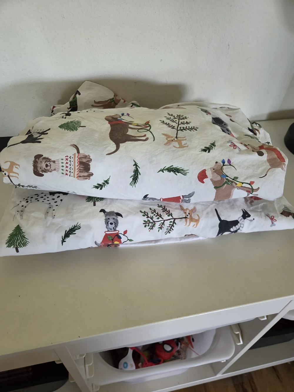 Pottery Barn Kids Holiday Dogs Organic Sheet Set - White with Multicolor